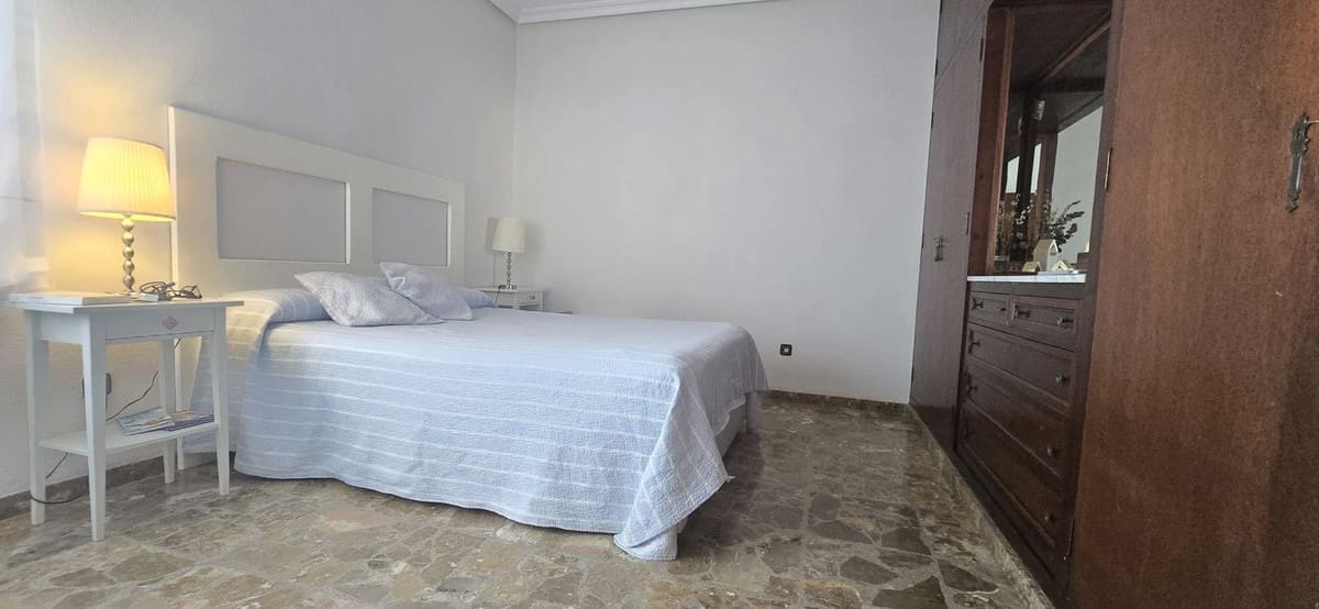 6 bedroom Townhouse for sale in El Algar with pool garage - € 269,900 (Ref: 9406484)