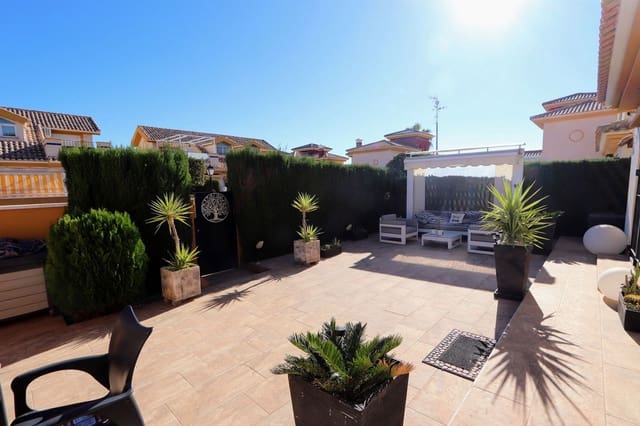 Chalet de 3 habitaciones en Lomas de Cabo Roig - Los Dolses, Orihuela en venta con piscina - 349.950 € (Ref: 9406486)