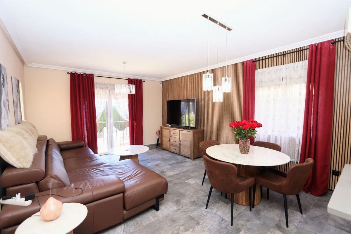 3 makuuhuone Huvila myytävänä paikassa Orihuela Costa mukana uima-altaan - 349 950 € (Ref: 9406486)