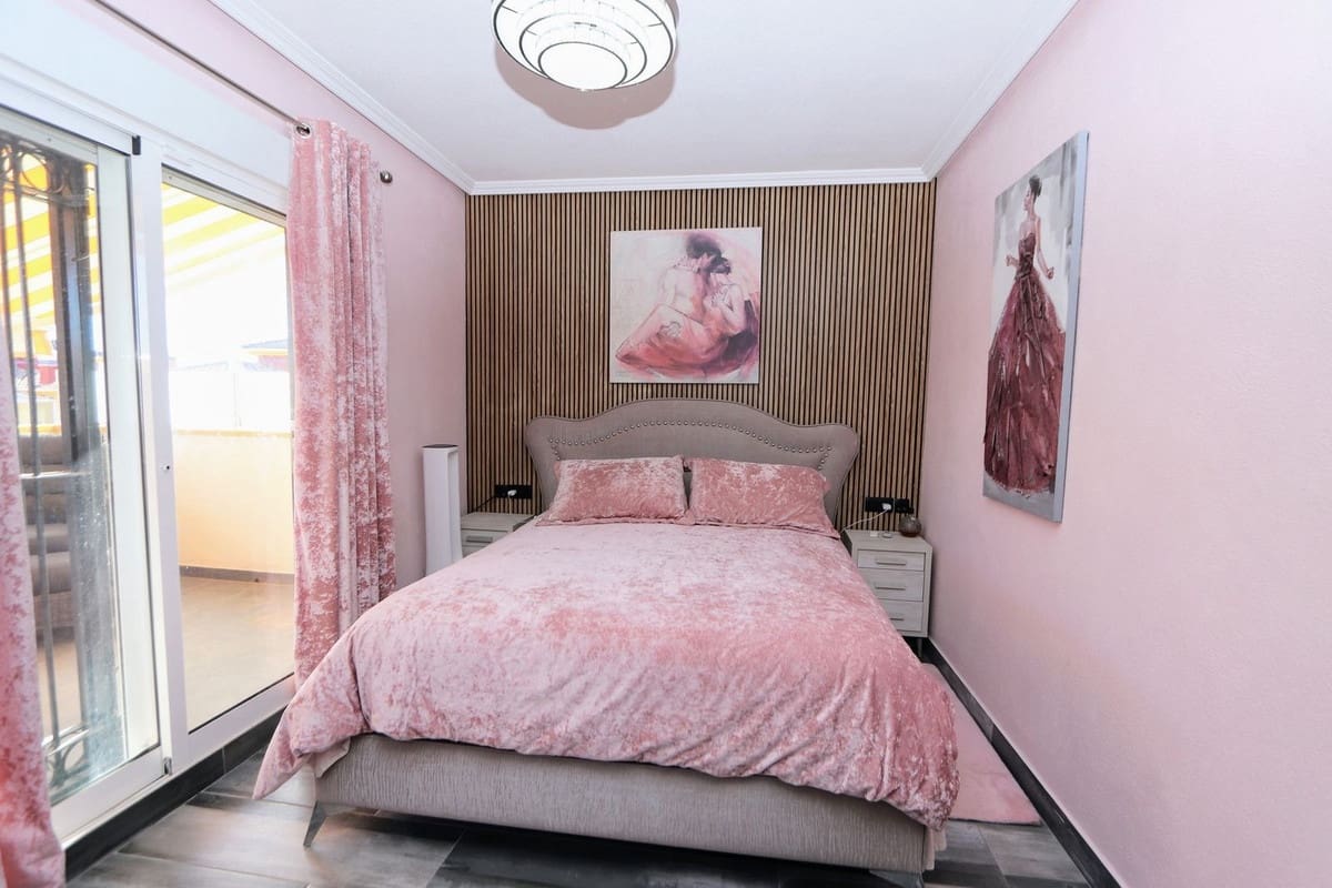 3 makuuhuone Huvila myytävänä paikassa Orihuela Costa mukana uima-altaan - 349 950 € (Ref: 9406486)