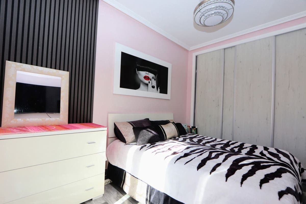 3 makuuhuone Huvila myytävänä paikassa Orihuela Costa mukana uima-altaan - 349 950 € (Ref: 9406486)