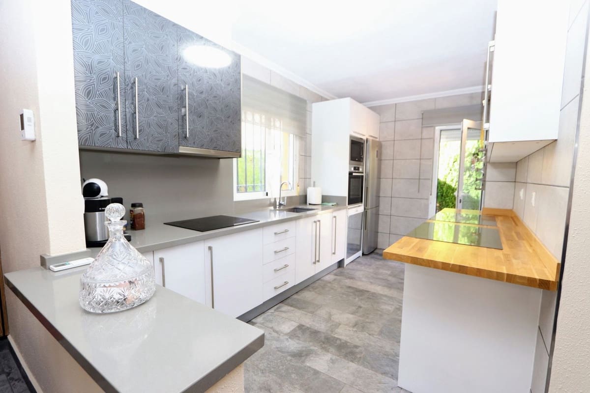 3 quarto Moradia para venda em Orihuela Costa com piscina - 349 950 € (Ref: 9406486)