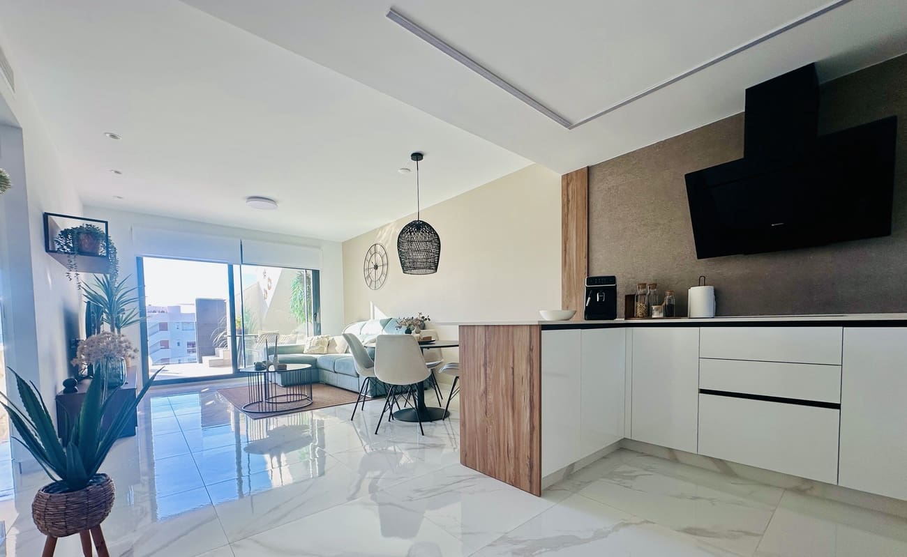 2 sovrum Takvåning till salu i Guardamar del Segura med pool garage - 289 000 € (Ref: 9406488)