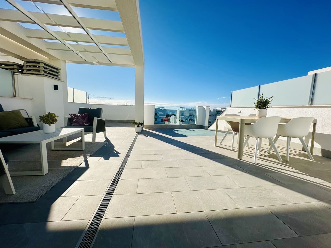 2 sovrum Takvåning till salu i Guardamar del Segura med pool garage - 289 000 € (Ref: 9406488)