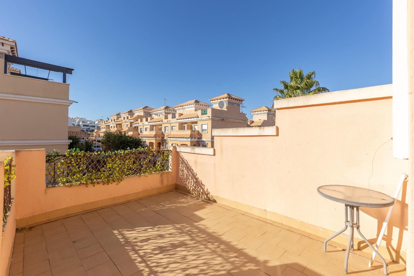 3 soveværelse Semi-Rækkehus til salg i Orihuela Costa med swimmingpool - € 190.000 (Ref: 9406489)