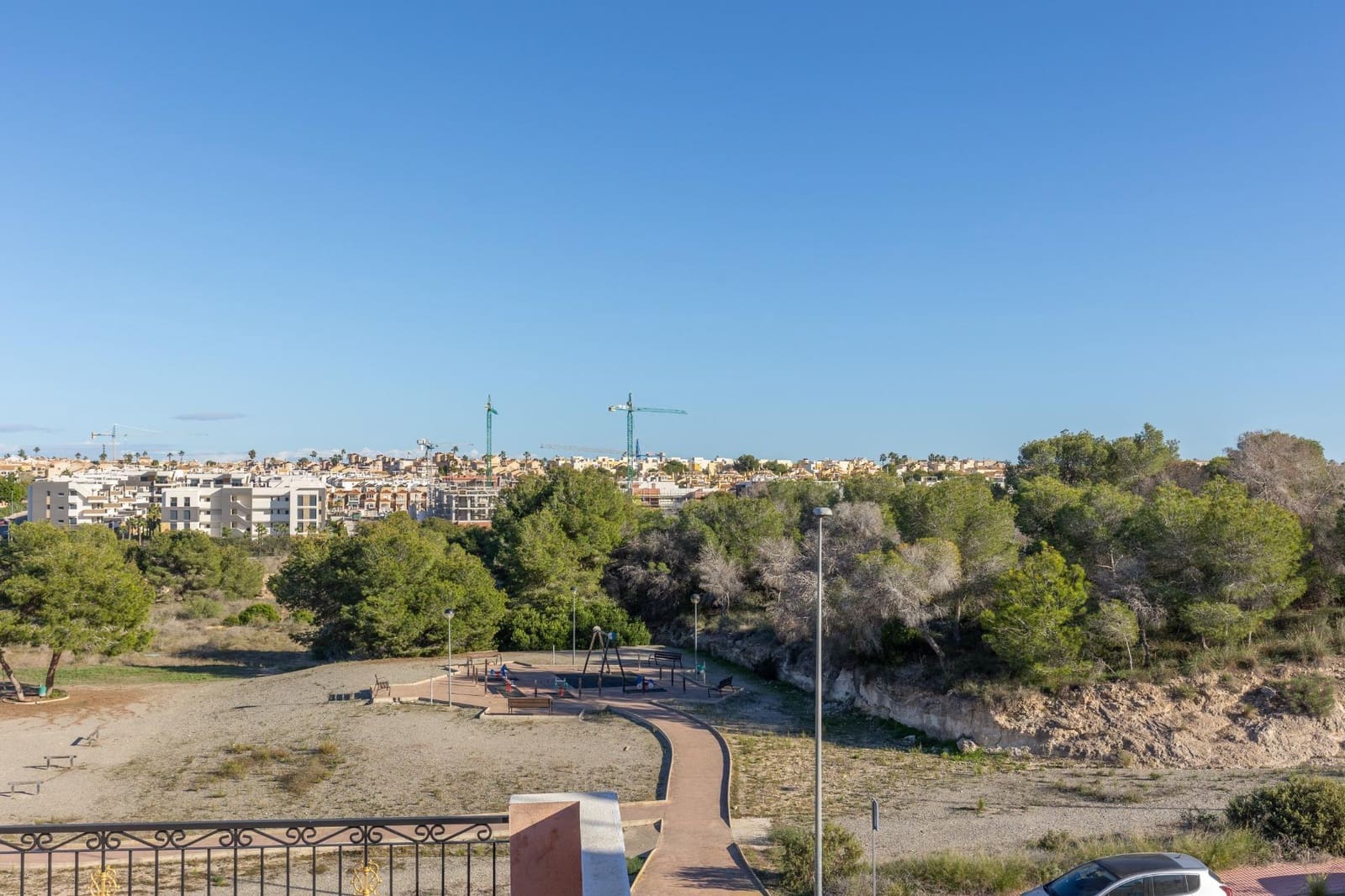 3 soveværelse Semi-Rækkehus til salg i Orihuela Costa med swimmingpool - € 190.000 (Ref: 9406489)