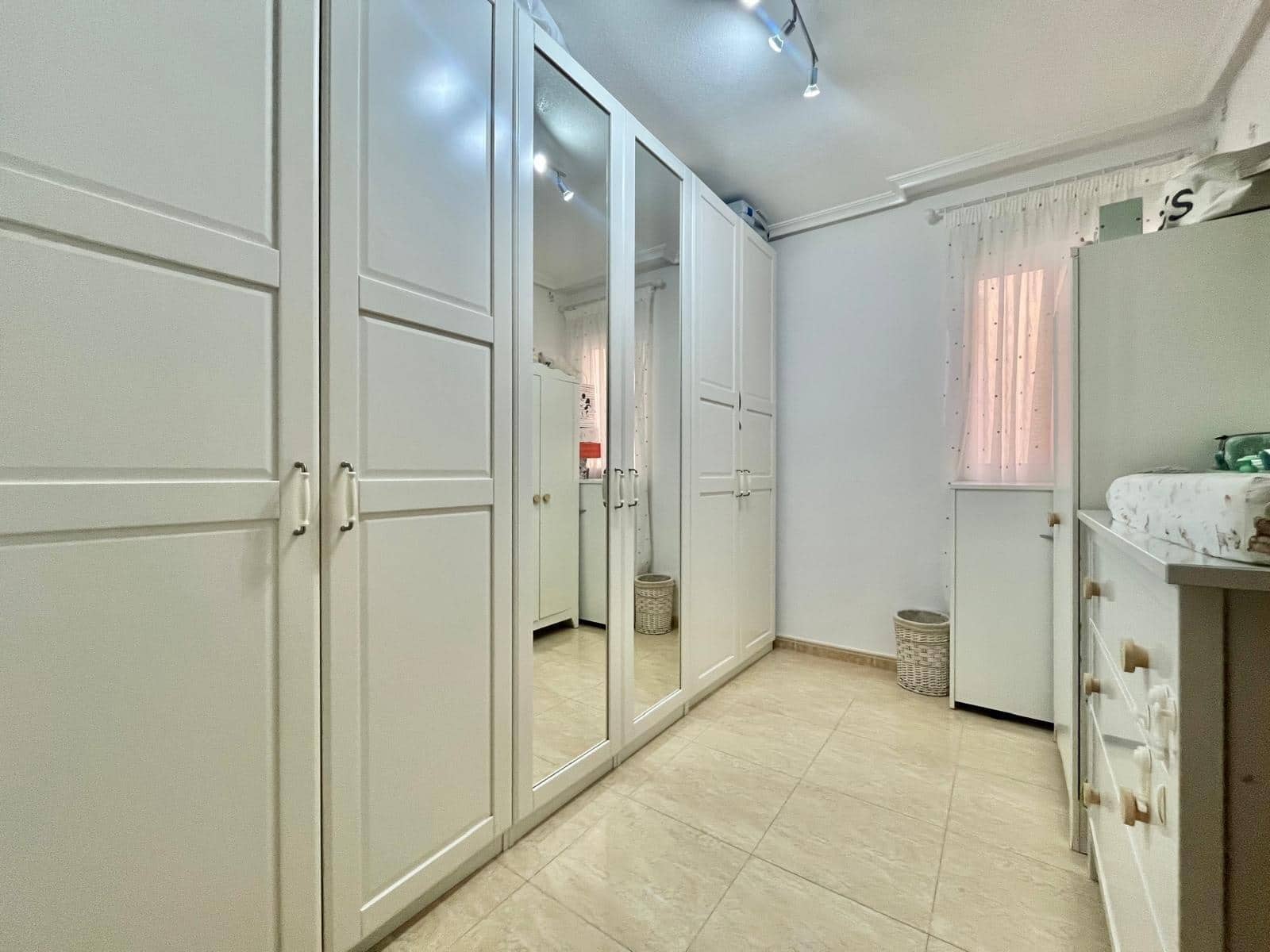 3 bedroom Apartment for sale in Torrevieja - € 196,000 (Ref: 9407977)