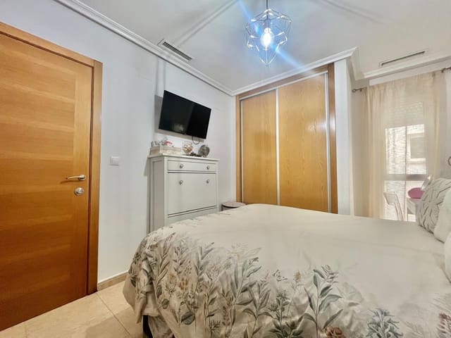 3 bedroom Apartment for sale in Las Piscinas Naturales, Torrevieja - € 196,000 (Ref: 9407977)