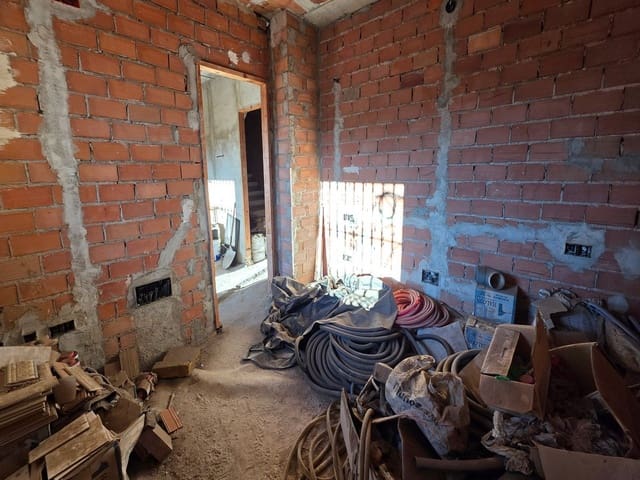 5 quarto Casa em Banda para venda em Los Boliches , Fuengirola com garagem - 530 000 € (Ref: 9409263)