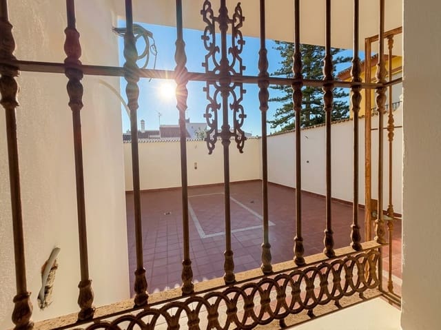5 slaapkamer Huis te koop in Los Boliches , Fuengirola met zwembad garage - € 530.000 (Ref: 9409263)