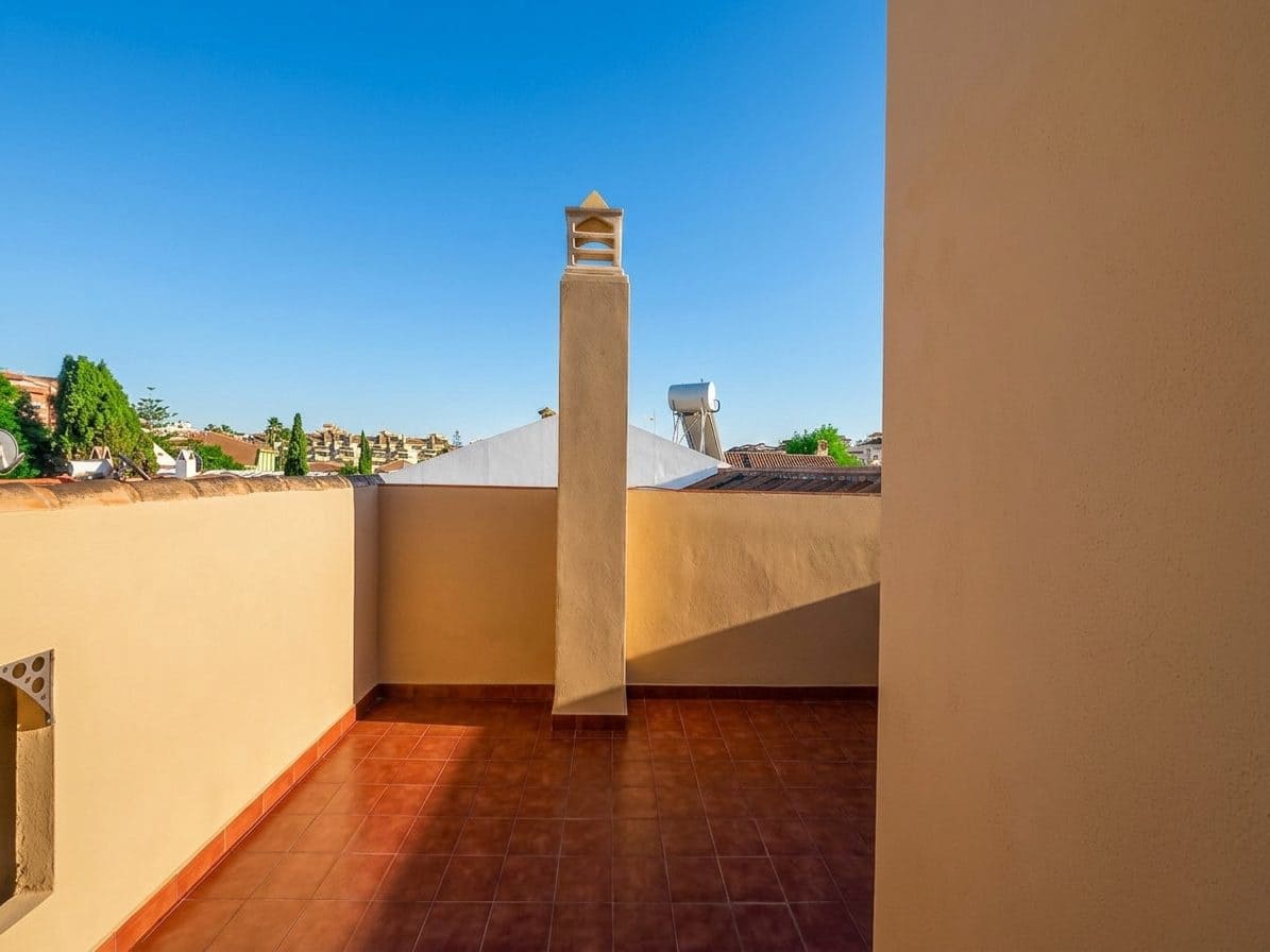 5 soverom Villa til salgs i Fuengirola med garasje - € 530 000 (Ref: 9409263)