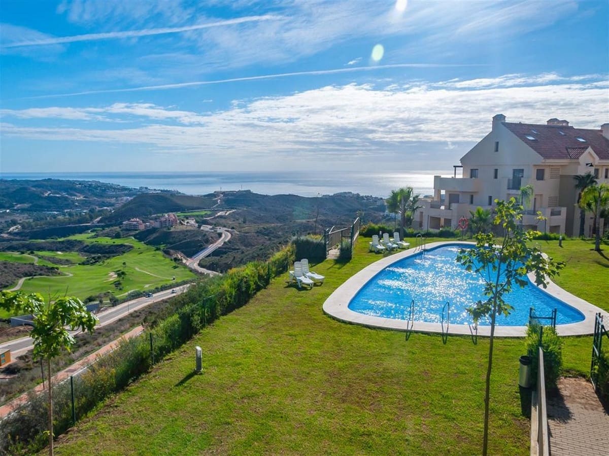 2 bedroom Apartment for sale in Mijas with pool garage - € 525,000 (Ref: 9410850)