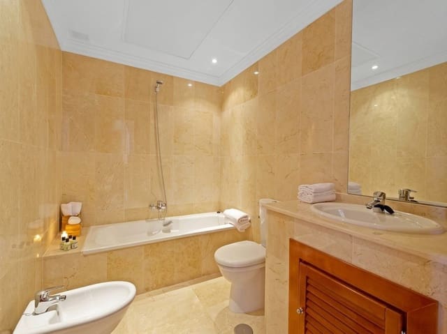 2 chambre Appartement à vendre à La Cala Golf, Mijas avec piscine - 525 000 € (Ref: 9410850)
