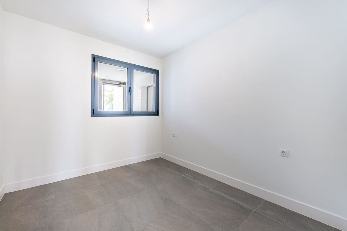 2 soverom Leilighet til salgs i Manilva med svømmebasseng garasje - € 390 000 (Ref: 9410851)