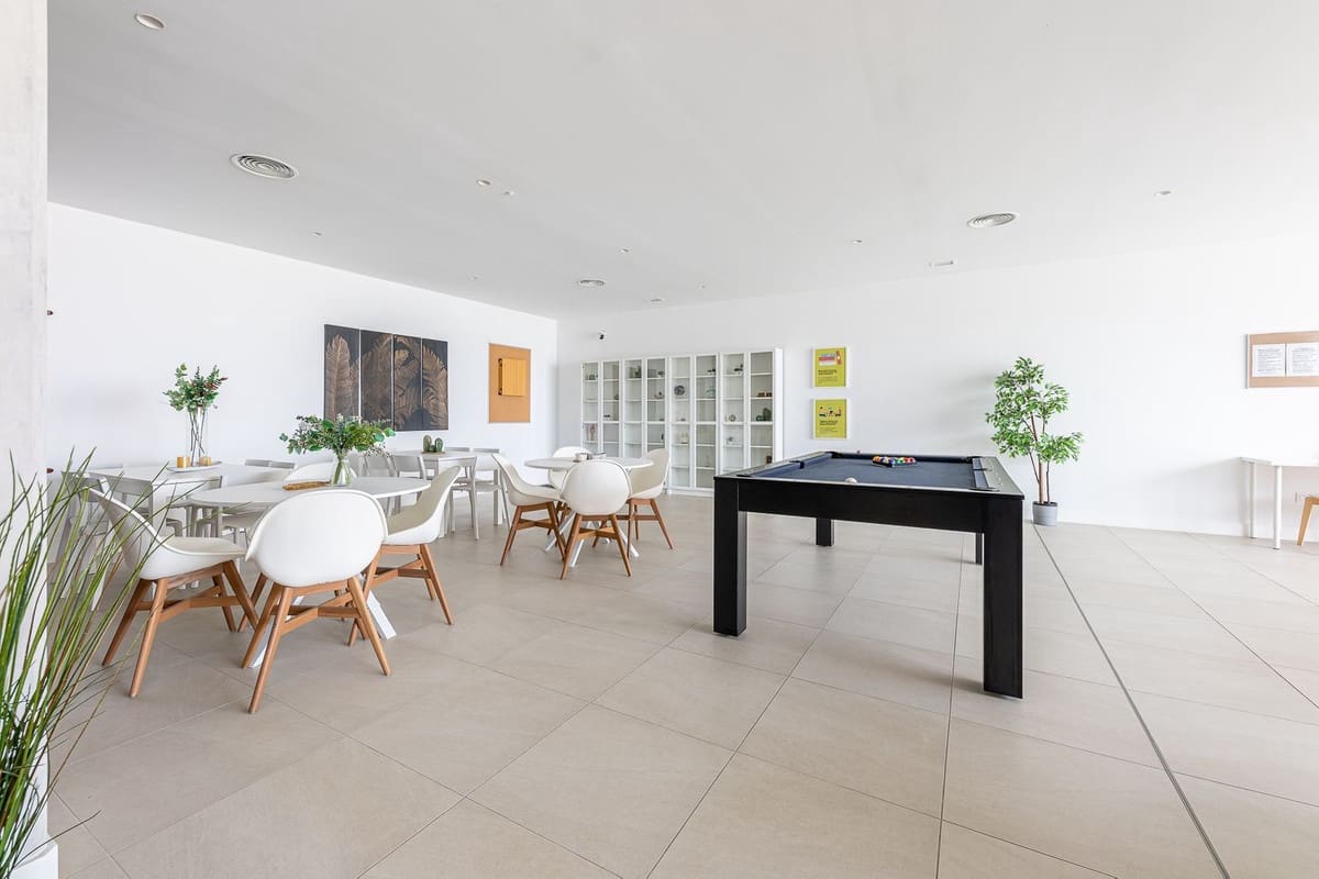 2 soverom Leilighet til salgs i Manilva med svømmebasseng garasje - € 390 000 (Ref: 9410851)