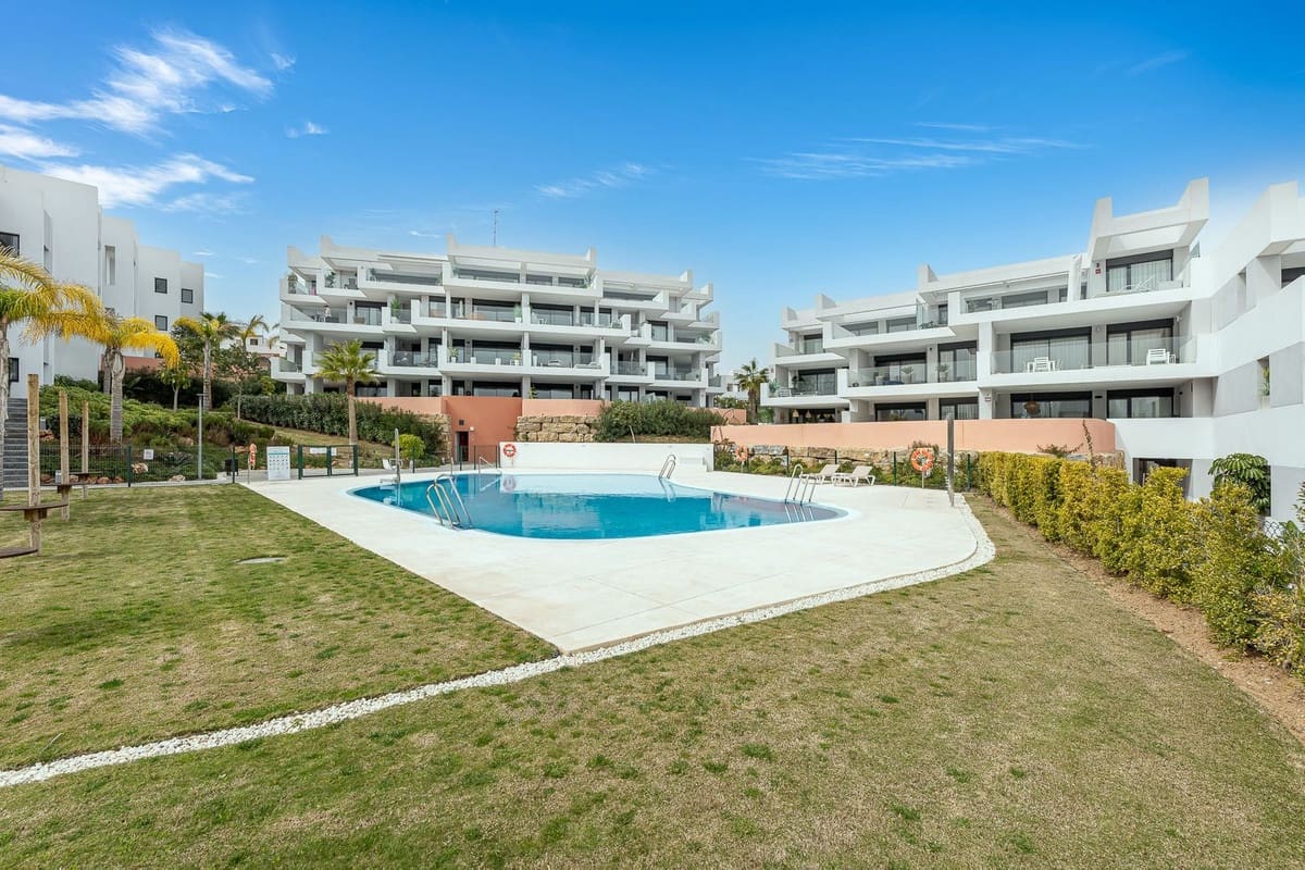 2 soverom Leilighet til salgs i Manilva med svømmebasseng garasje - € 390 000 (Ref: 9410851)