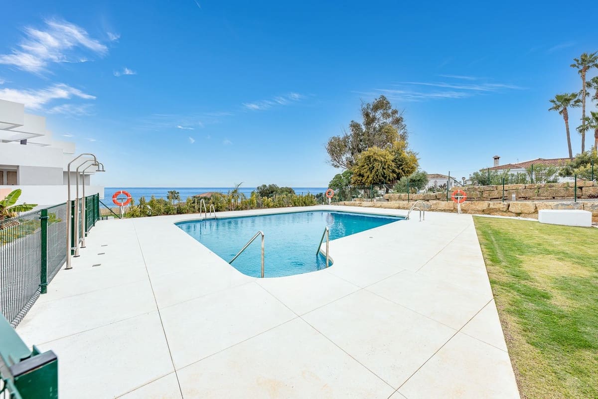 2 sovrum Lägenhet till salu i Manilva med pool garage - 390 000 € (Ref: 9410851)