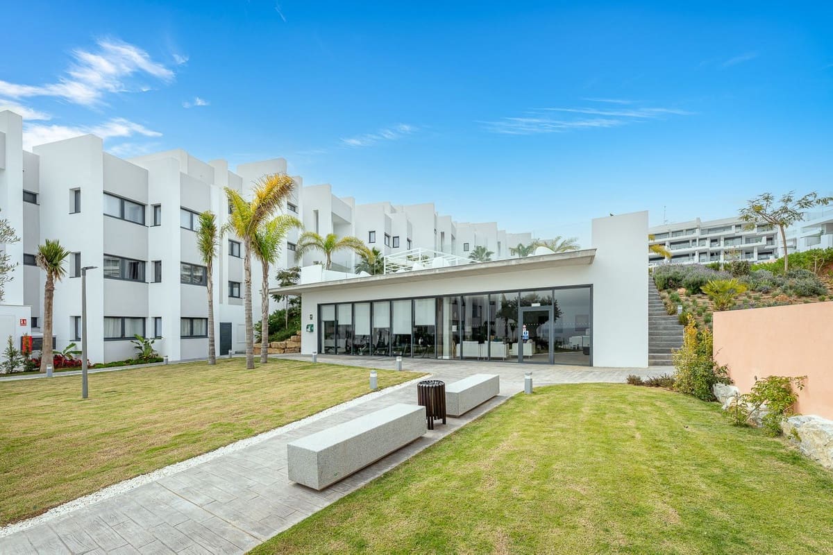 2 sovrum Lägenhet till salu i Manilva med pool garage - 390 000 € (Ref: 9410851)