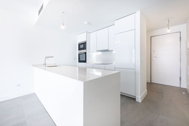 2 chambre Appartement à vendre à Alcorrín, Manilva avec piscine garage - 390 000 € (Ref: 9410851)