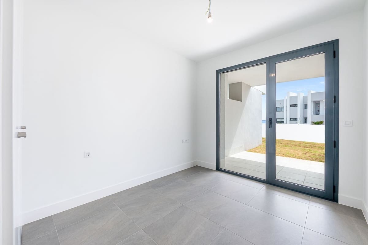 2 chambre Appartement à vendre à Manilva avec piscine garage - 390 000 € (Ref: 9410851)