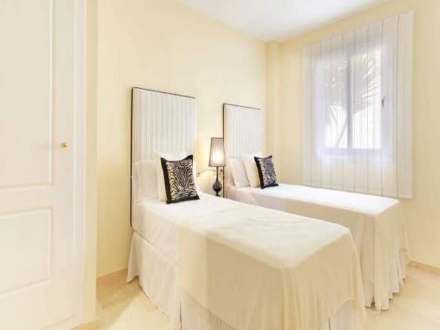 3 bedroom Apartment for sale in Torremolinos with pool - € 460,000 (Ref: 9410852)