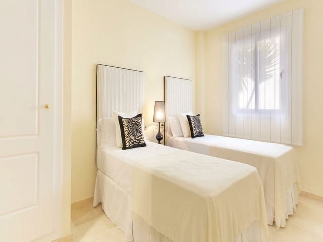 3 bedroom Apartment for sale in Torremolinos with pool - € 460,000 (Ref: 9410852)