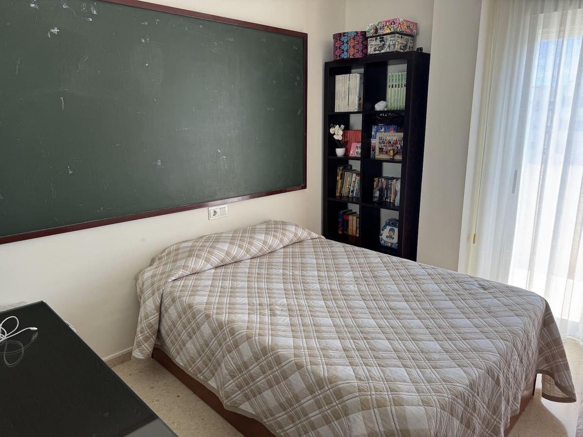 4 chambre Penthouse à vendre à Estepona - 790 000 € (Ref: 9410857)