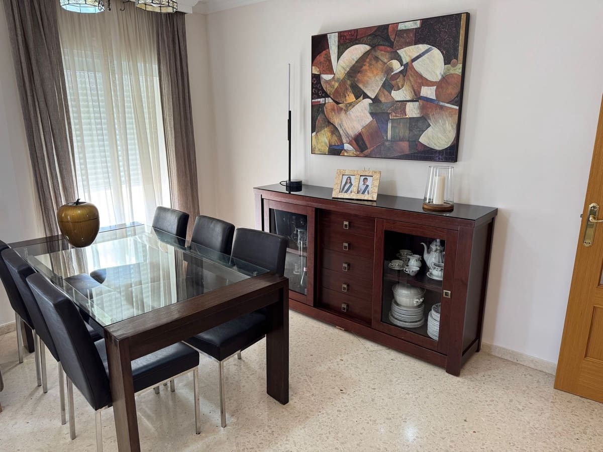 4 soveværelse Lejlighed til salg i Estepona med swimmingpool garage - € 695.000 (Ref: 9410857)