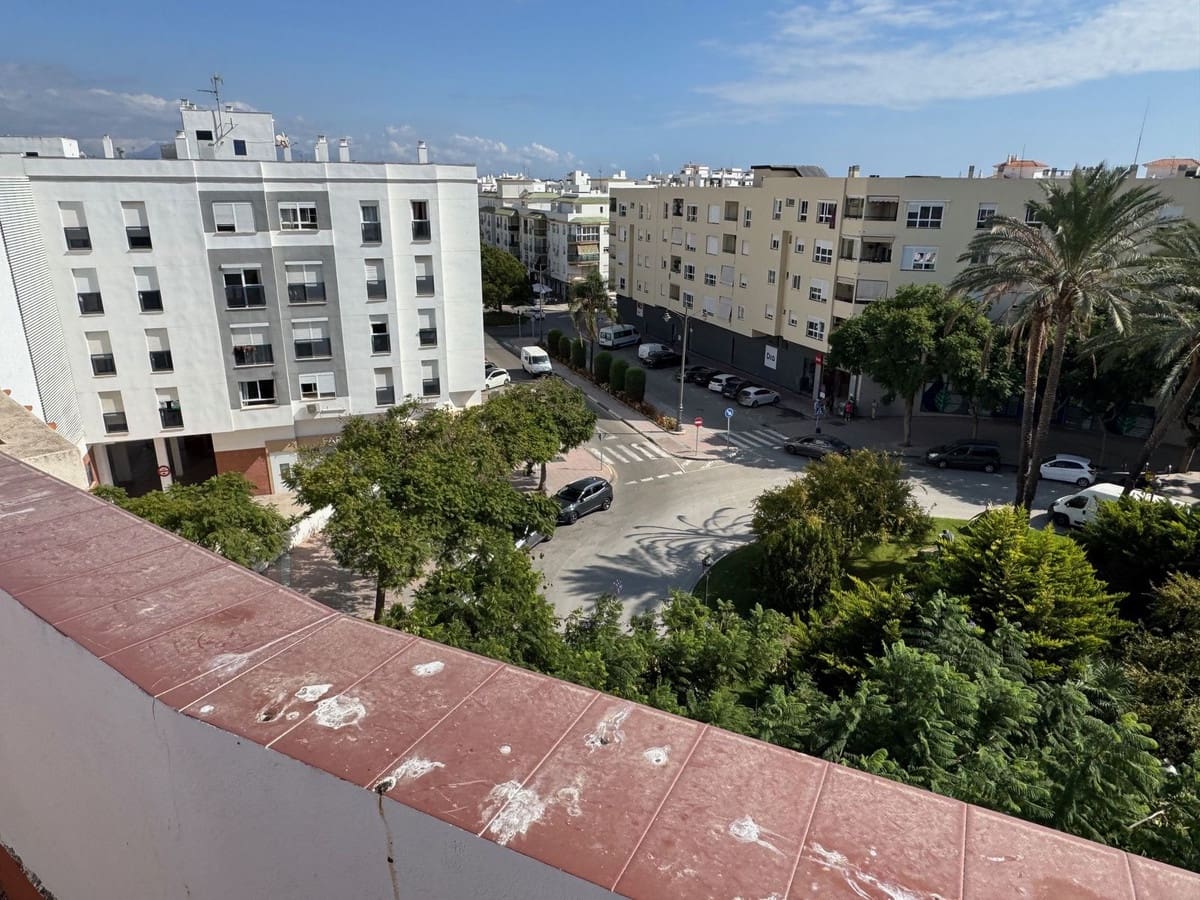 4 soveværelse Lejlighed til salg i Estepona med swimmingpool garage - € 695.000 (Ref: 9410857)