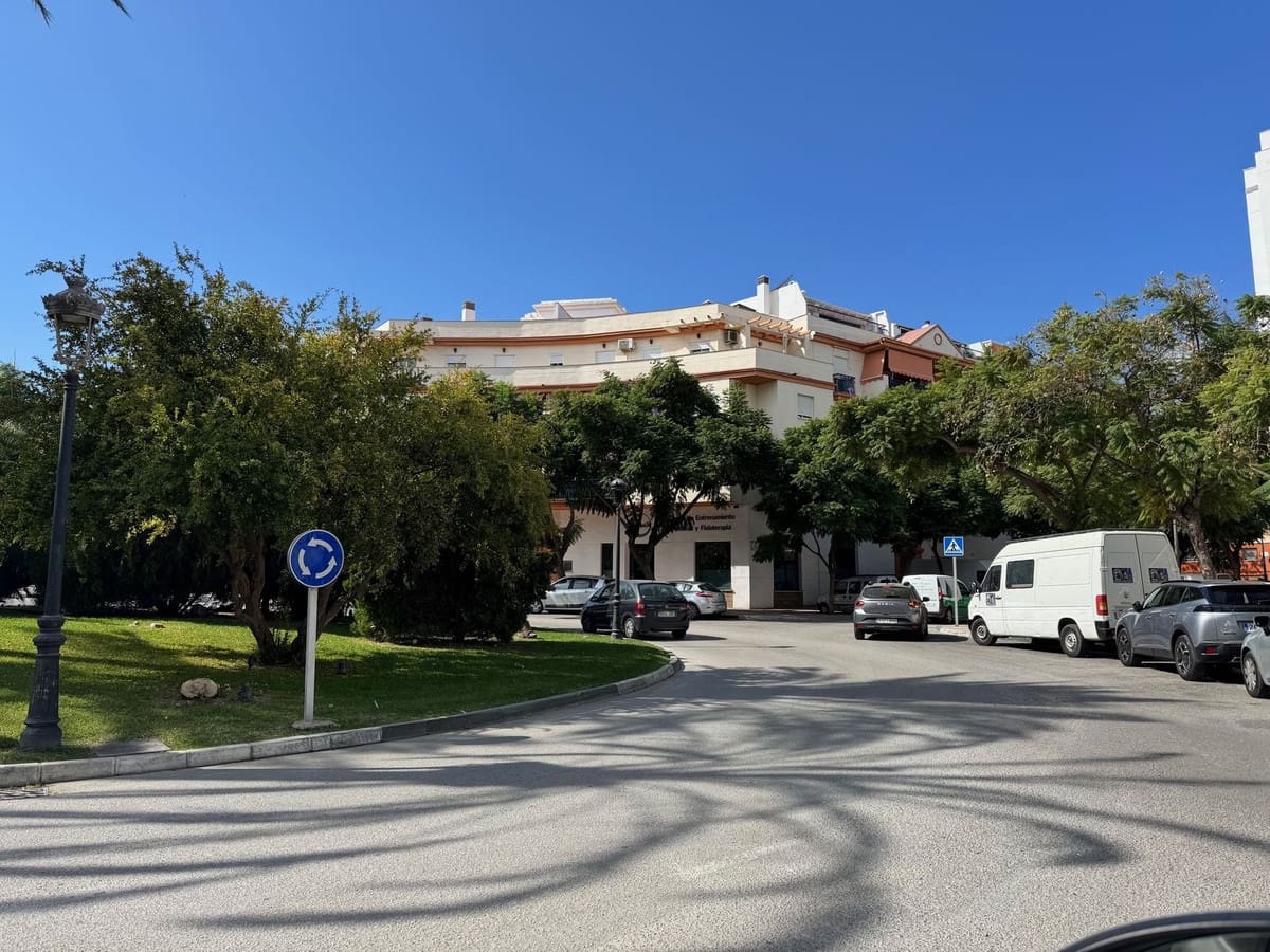 4 soveværelse Lejlighed til salg i Estepona med swimmingpool garage - € 695.000 (Ref: 9410857)