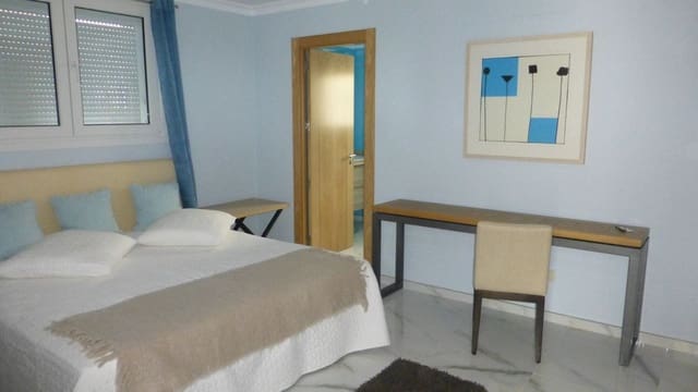 4 Zimmer Haus zu verkaufen in El Paraiso, Estepona mit Pool - 550.000 € (Ref: 9410859)