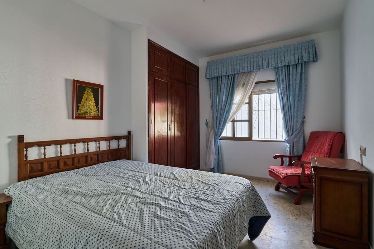 3 makuuhuone Huvila myytävänä paikassa Benalmadena mukana uima-altaan 
autotalli - 655 000 € (Ref: 9410860)