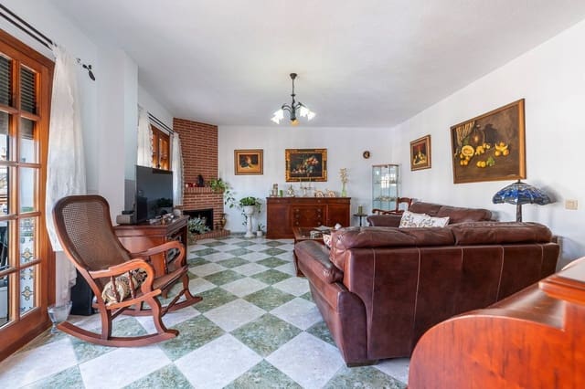 3 bedroom Villa for sale in La Capellanía - El Higuerón, Benalmádena with pool garage - € 655,000 (Ref: 9410860)