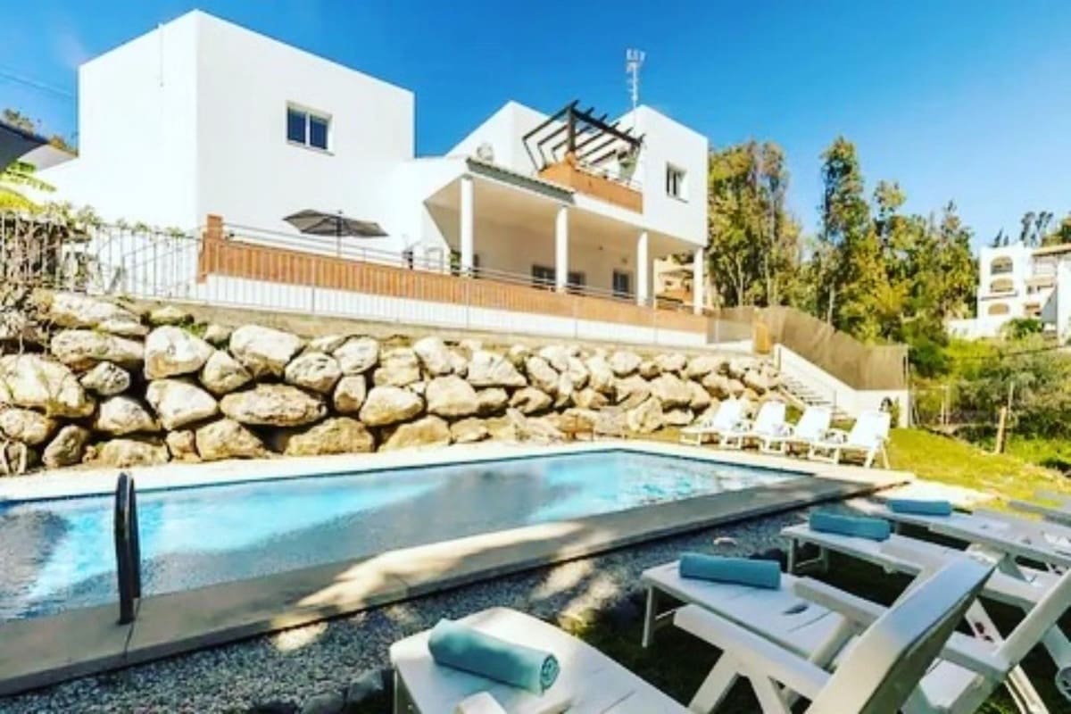 3 bedroom Villa for sale in Benalmadena with pool garage - € 655,000 (Ref: 9410860)