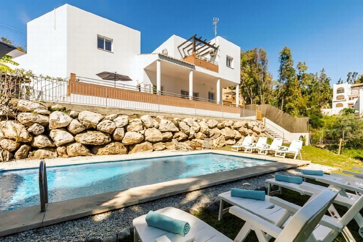 3 bedroom Villa for sale in Benalmadena with pool garage - € 890,000 (Ref: 9410860)