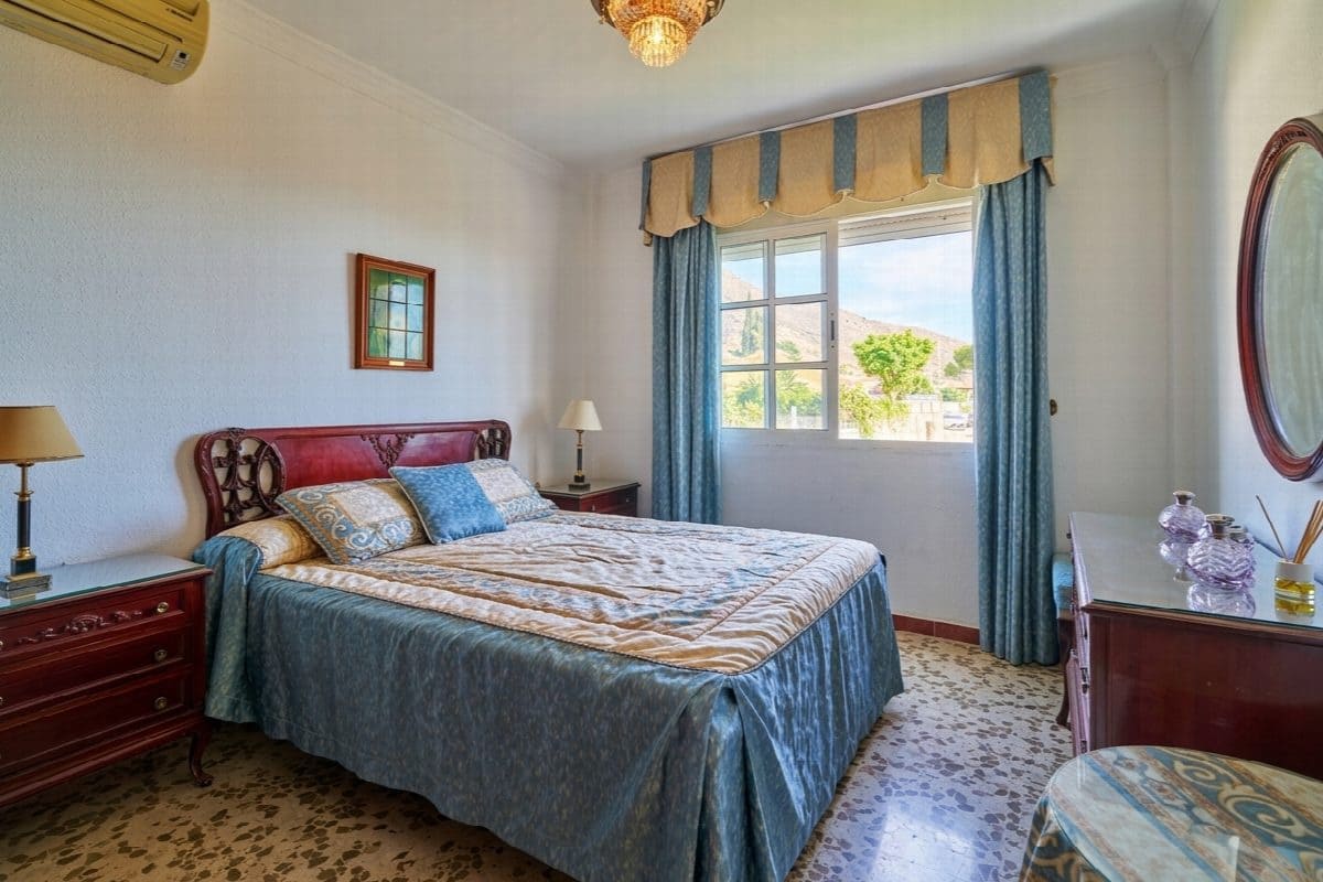 3 bedroom Villa for sale in Benalmadena with pool garage - € 890,000 (Ref: 9410860)