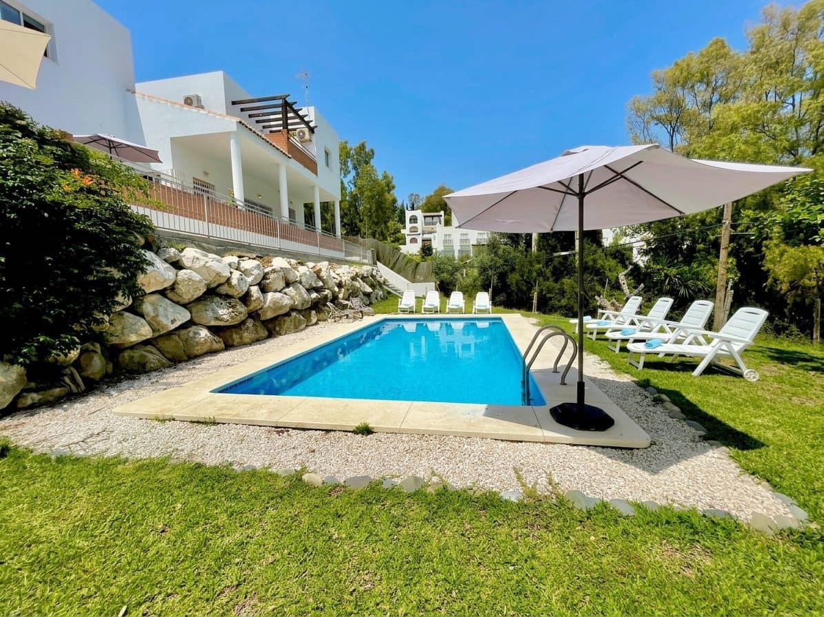 3 bedroom Villa for sale in Benalmadena with pool garage - € 890,000 (Ref: 9410860)