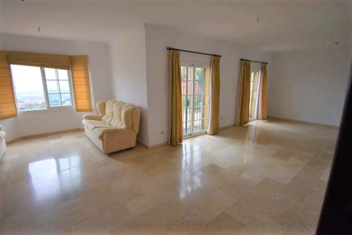 Casa de 3 habitaciones en Estepona en venta con piscina garaje - 500.000 € (Ref: 9410861)