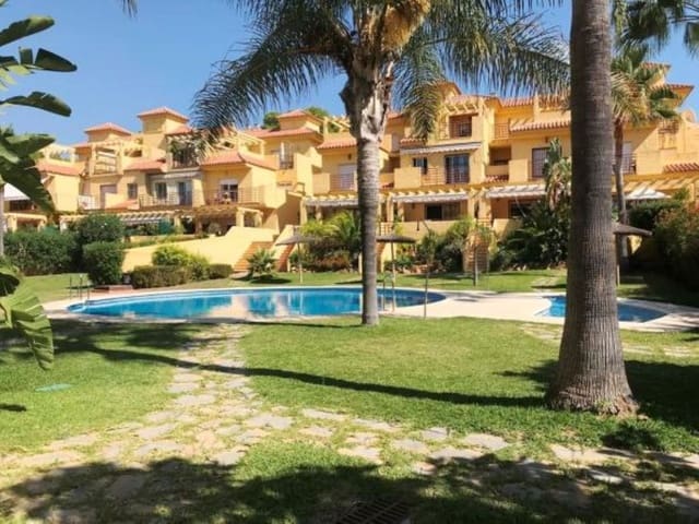 Casa de 3 habitaciones en Estepona en venta con piscina garaje - 500.000 € (Ref: 9410861)