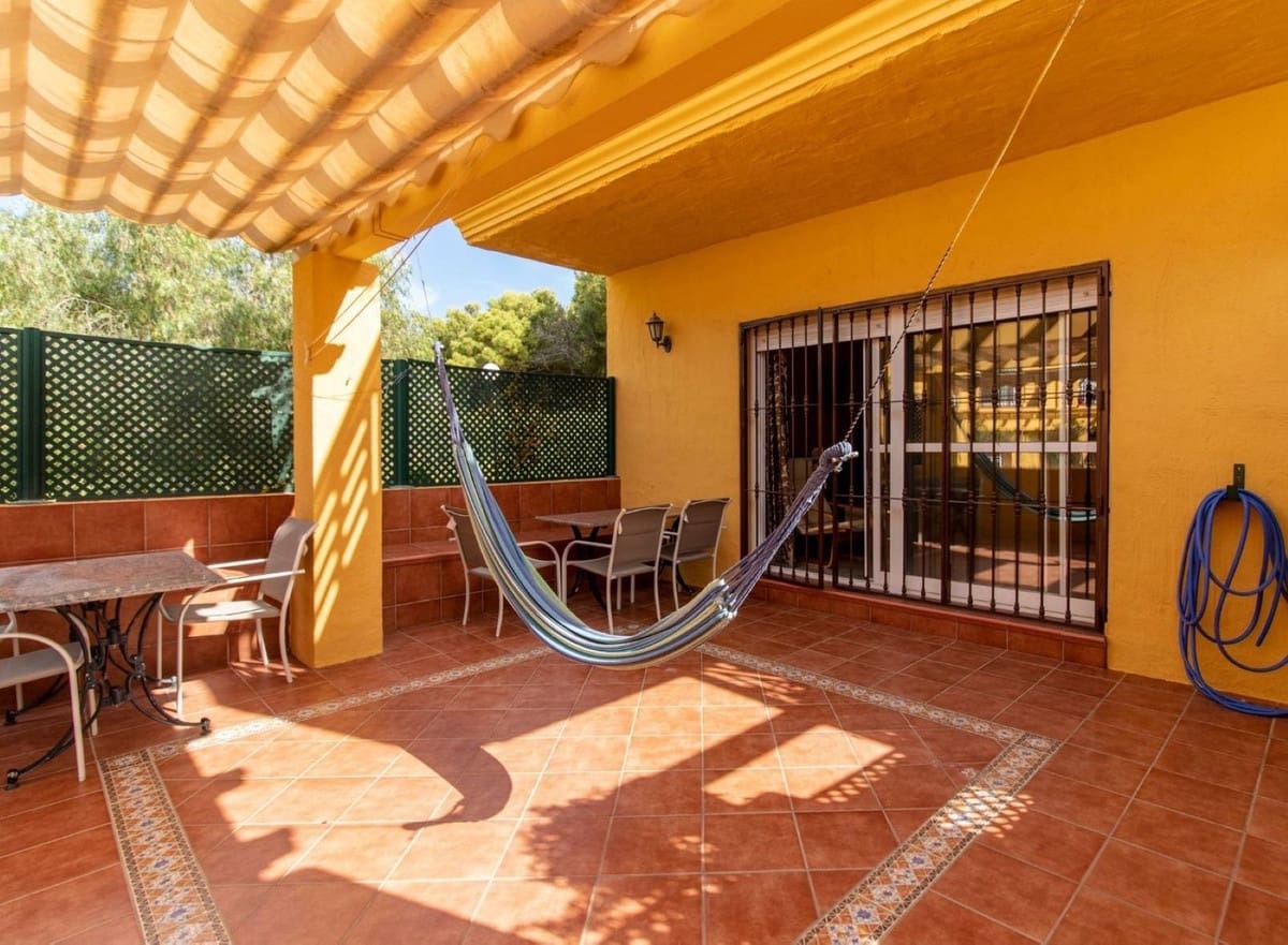Casa de 3 habitaciones en Estepona en venta con piscina garaje - 500.000 € (Ref: 9410861)