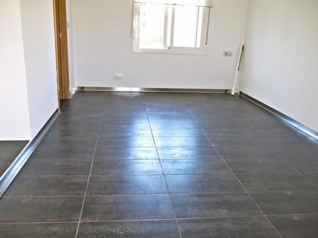 Casa de 4 habitaciones en Calahonda, Mijas en venta con piscina garaje - 530.000 € (Ref: 9410862)