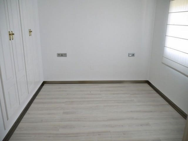 Casa de 4 habitaciones en Calahonda, Mijas en venta con piscina garaje - 530.000 € (Ref: 9410862)