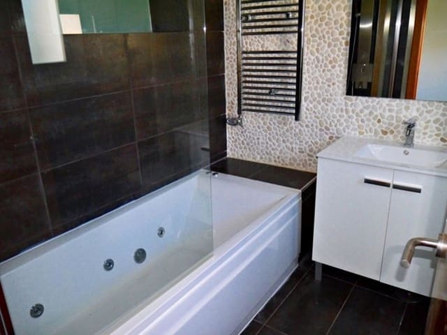 Casa de 4 habitaciones en Calahonda, Mijas en venta con piscina garaje - 530.000 € (Ref: 9410862)