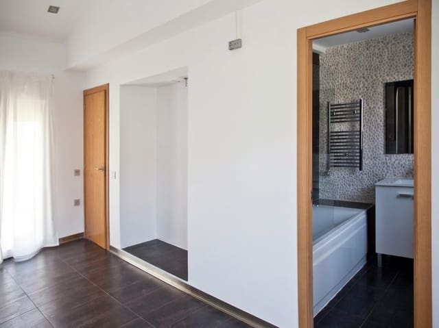 3 sypialnia Dom na sprzedaż w Calahonda, Mijas z basenem - 495 000 € (Ref: 9410862)