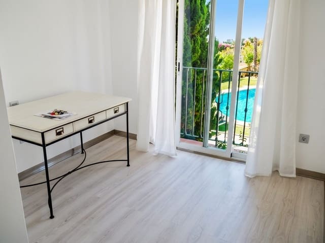 3 sypialnia Dom na sprzedaż w Calahonda, Mijas z basenem - 495 000 € (Ref: 9410862)