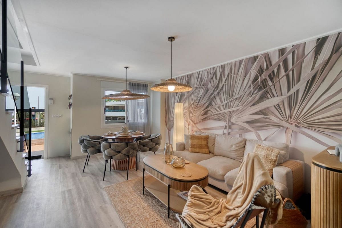 3 chambre Maison de Ville à vendre à Los Balcones avec piscine garage - 279 000 € (Ref: 9410863)