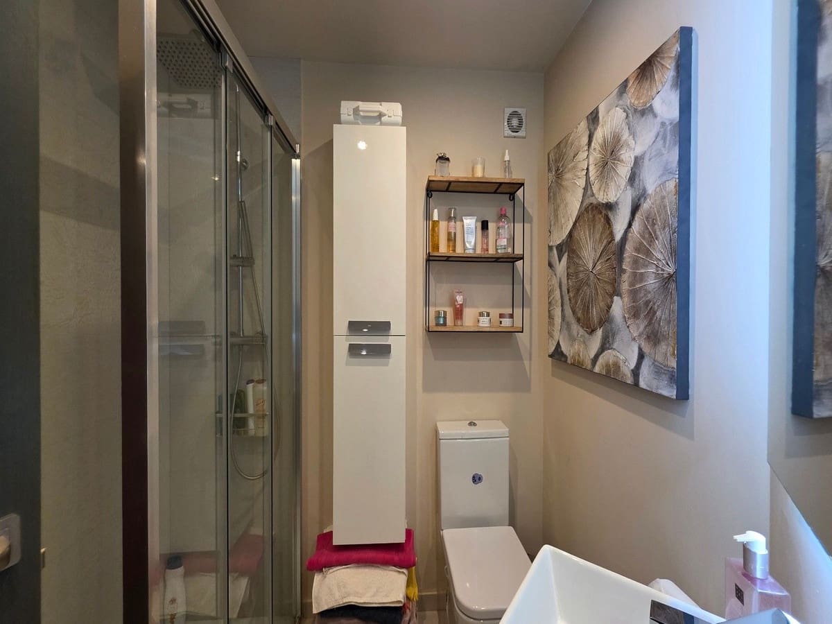 Apartamento de 2 habitaciones en Calahonda en venta con piscina - 435.000 € (Ref: 9413907)