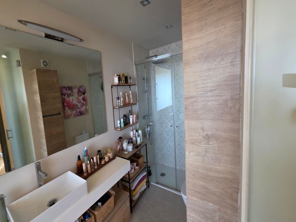 Apartamento de 2 habitaciones en Calahonda en venta con piscina - 435.000 € (Ref: 9413907)