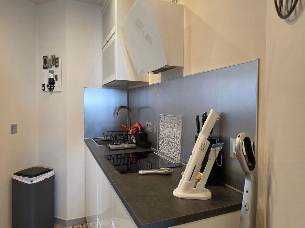 2 bedroom Apartment for sale in Calahonda with pool - € 423,000 (Ref: 9413907)