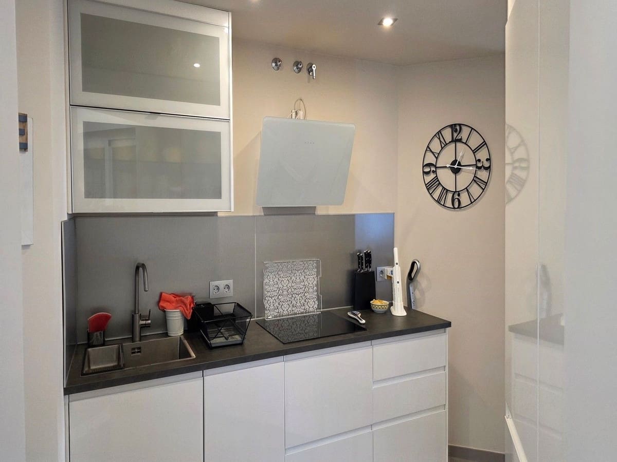 2 bedroom Apartment for sale in Calahonda with pool - € 423,000 (Ref: 9413907)